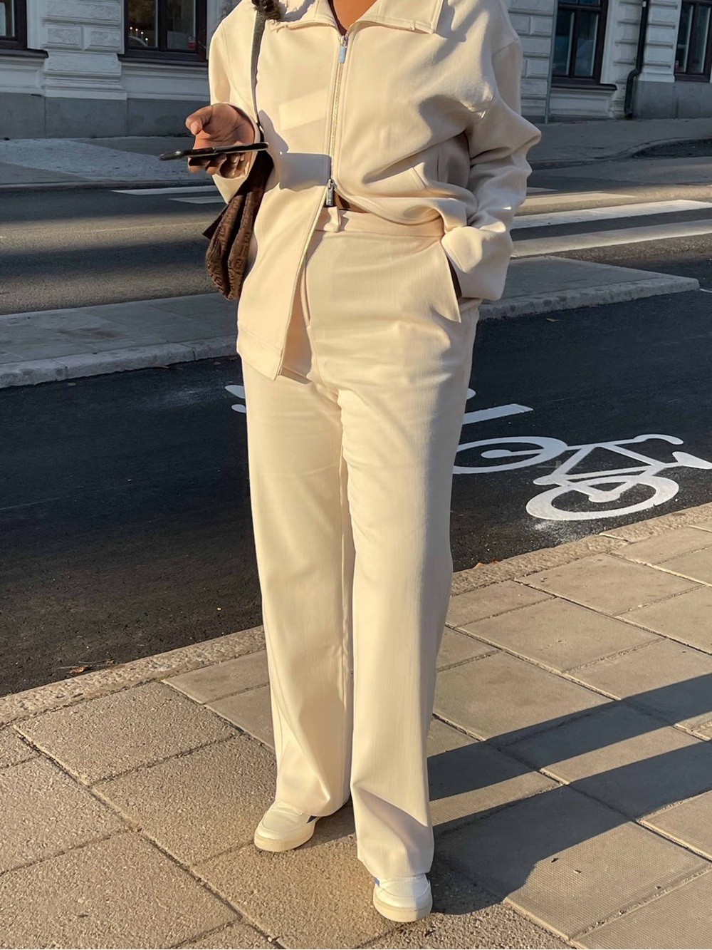 Djerf Avenue First Choice Pants in Cream